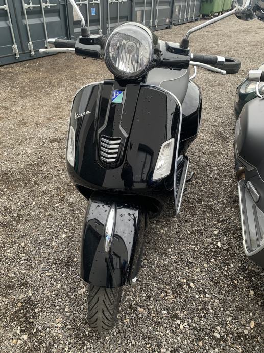 Piaggio Vespa GTS 125  125 cm3, 2015 l.