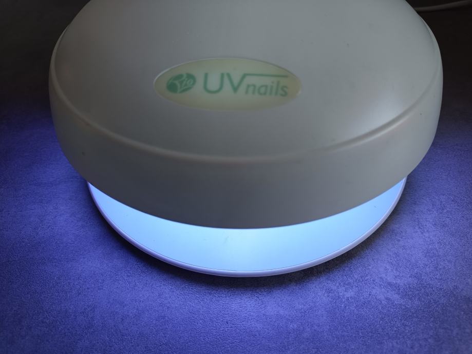 Delujoč UV sušilec za nohte Professional UV Lamp