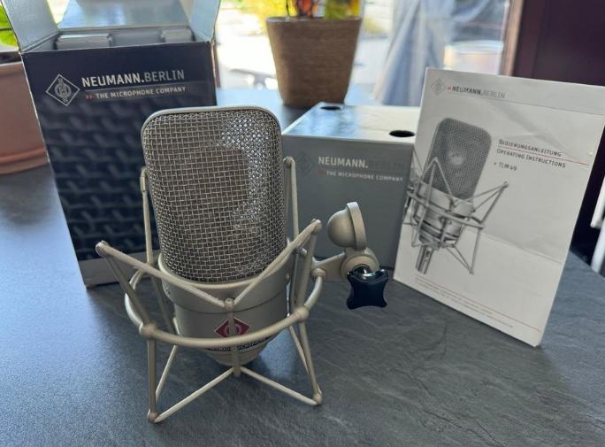 Neumann TLM 49 profesionalni mikrofon + EA 3