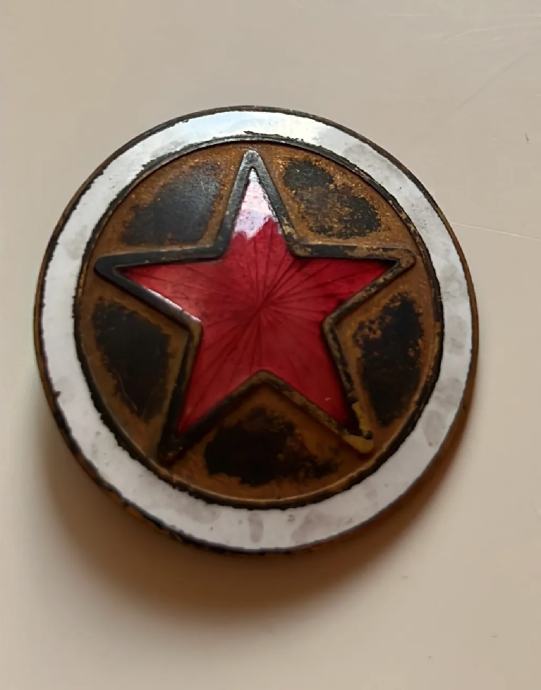 Partizanska zvezda petokraka za kapo , redek tip,  1943-1945