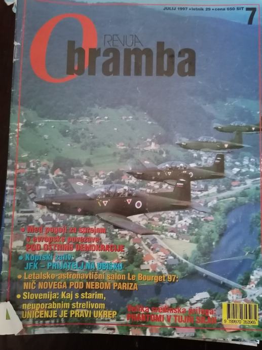 Revija Obramba