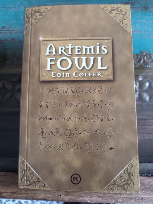 Robin Colfer - Artemis Fowl