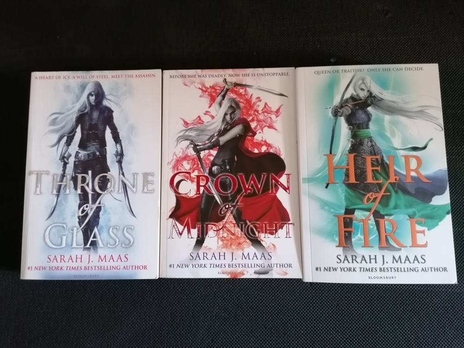 Throne of Glass Sarah J.  Maas