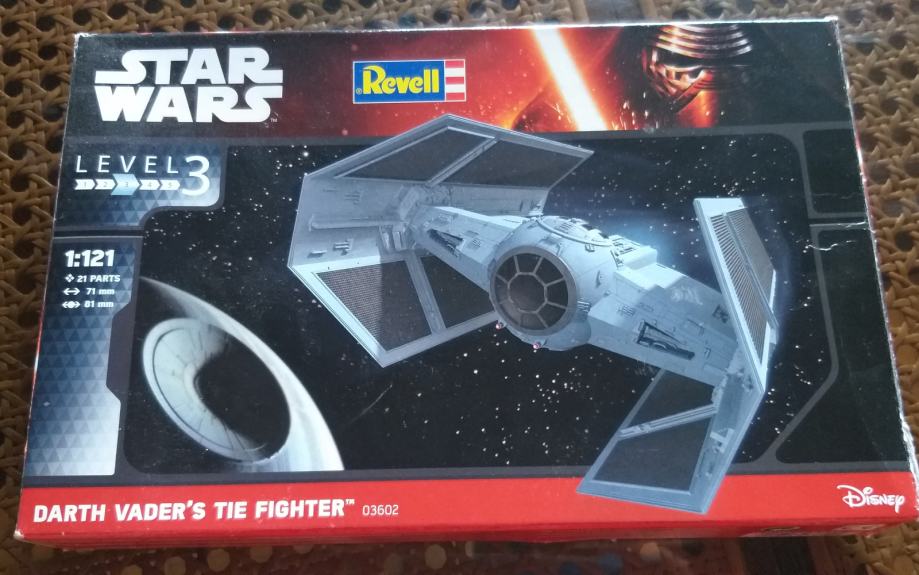 Maketa DARTH VADER'S TIE FIGHTER / Revell STAR WARS