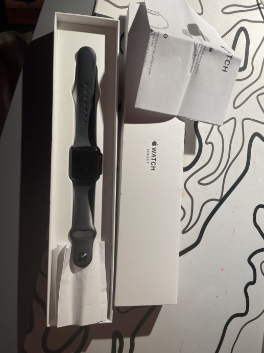 APPLE WATCH SERIES 3 silver