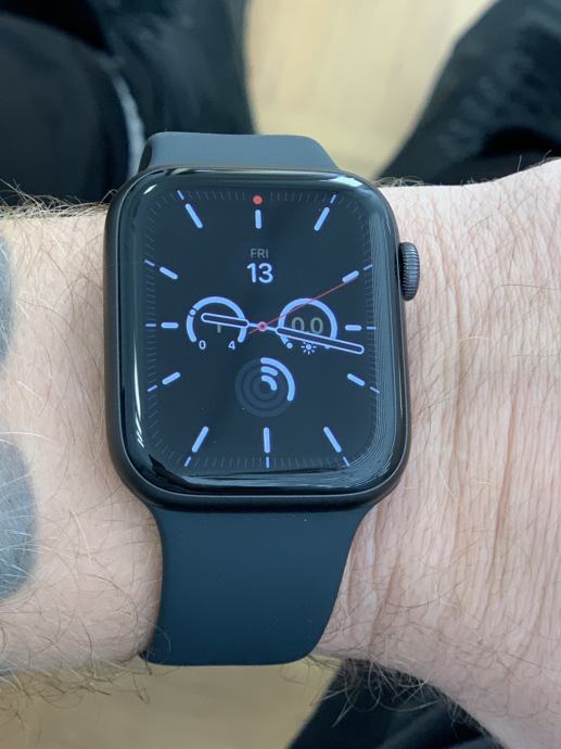 Apple Watch Series 5 44mm – ugodno!