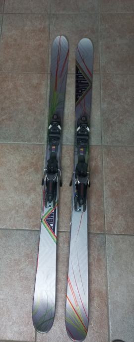 Freestyle sumči Armada 172 cm z vezmi Rossignol