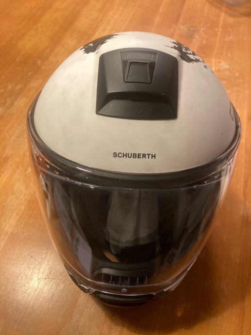 Motoristična čelada Schuberth C4 PRO XL s komunikacijo