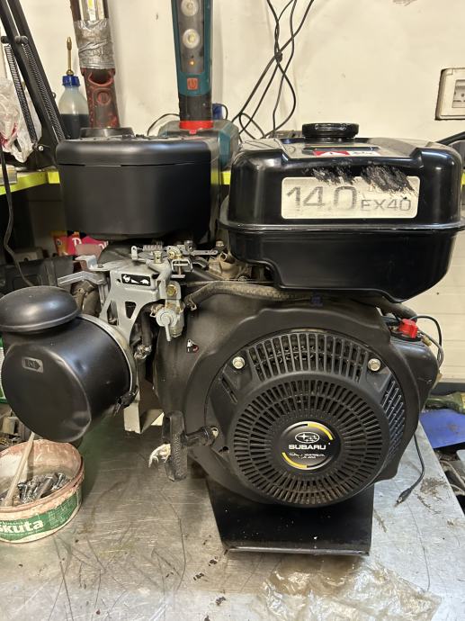 Subaru motor EX40 -14hp