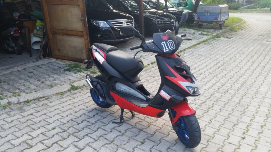 Aprilia SR 50 49 cm3 Po delih.