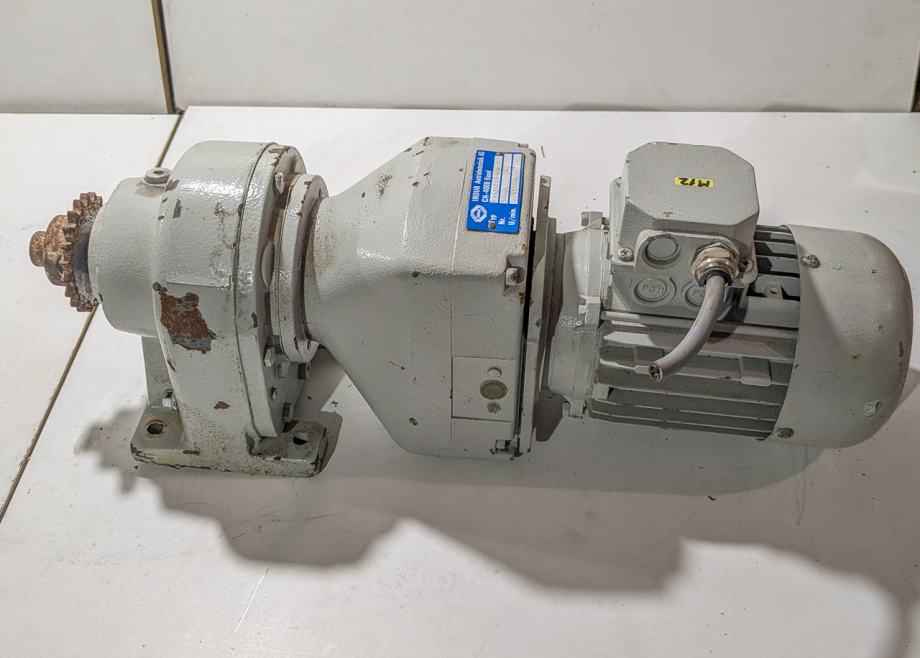 Elektromotor z reduktorjem 0,25 kW, 45-268 obr/min