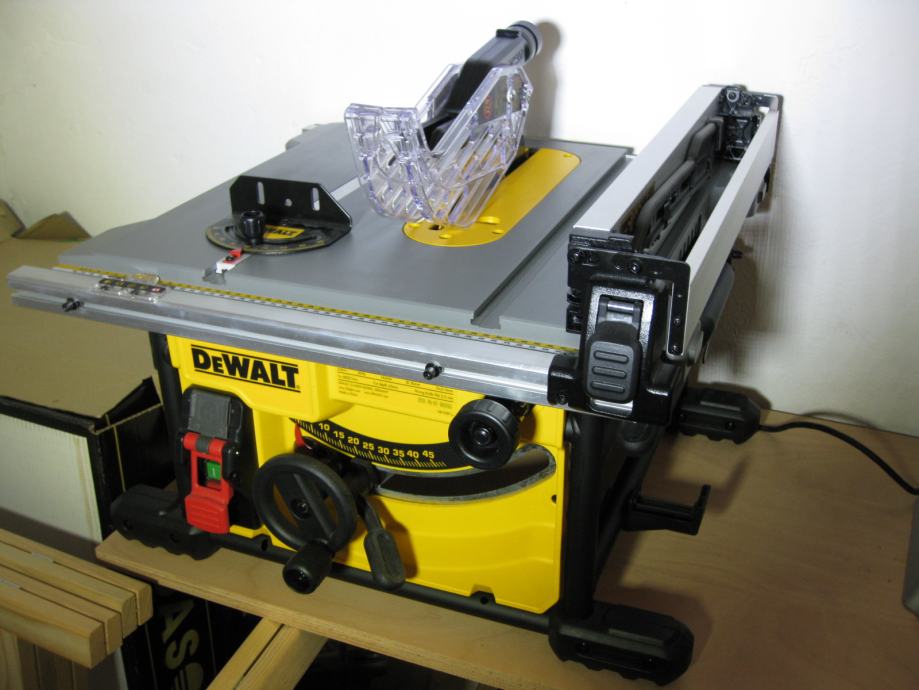 Prodam namizno žago DEWALT DWE7485, nerabljena