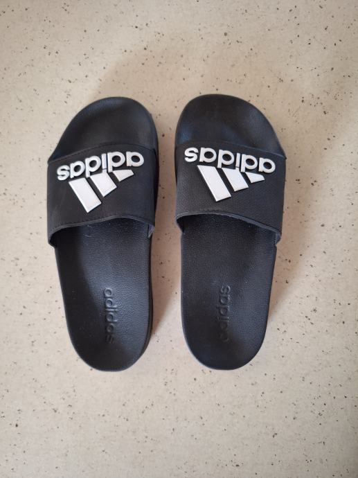 Natikači Adidas št. 39