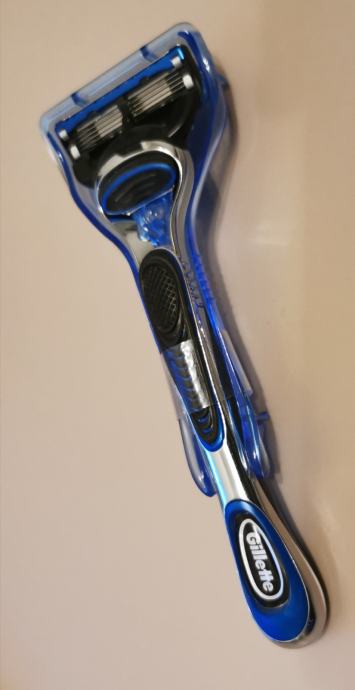 Gillette Fusion Proglide, ročka in ena britvica, neuporabljeno