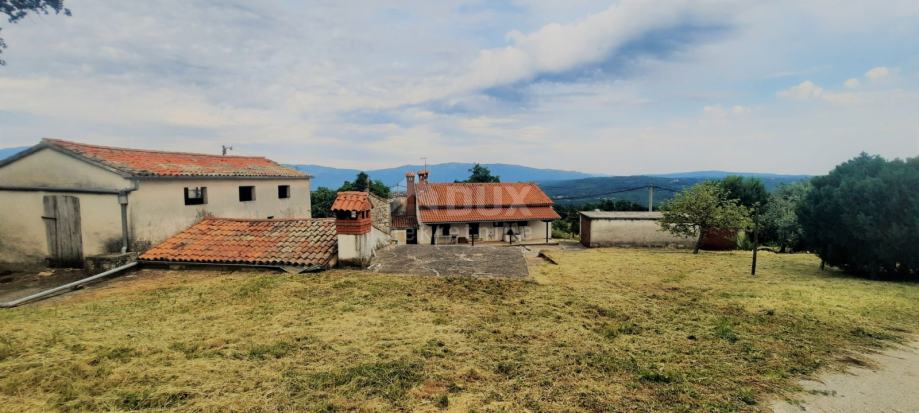 ISTRA, PIĆAN - Nepremičnina s 3200m2 vrta in 340m2 bivalne površine z (prodaja)