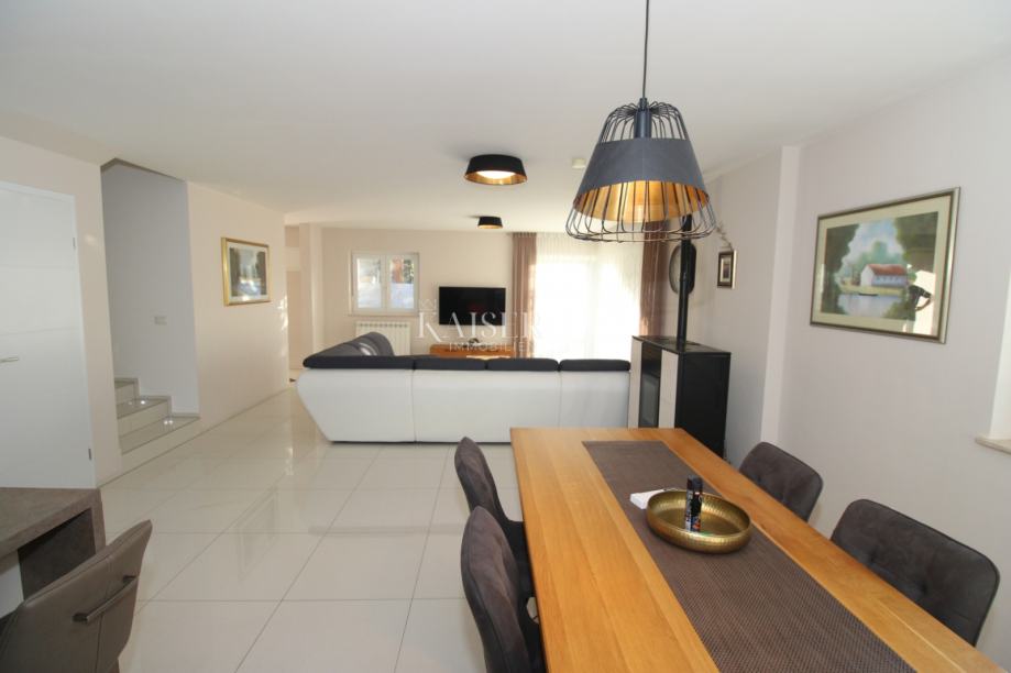 Istra - Poreč, čudovit apartma blizu morja 3 spalnice + kopalnica (prodaja)