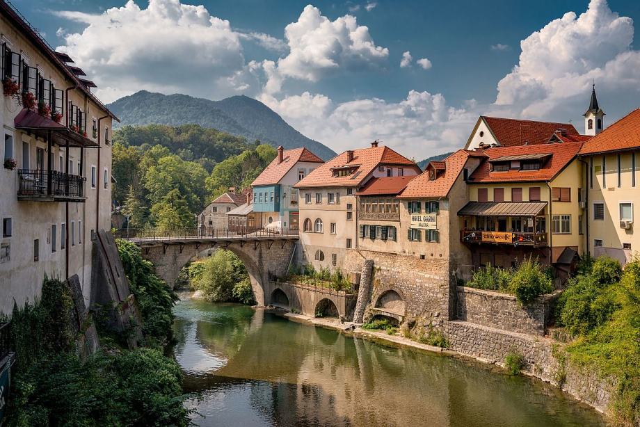 Kupim stanovanje v Škofji Loki (prodaja)