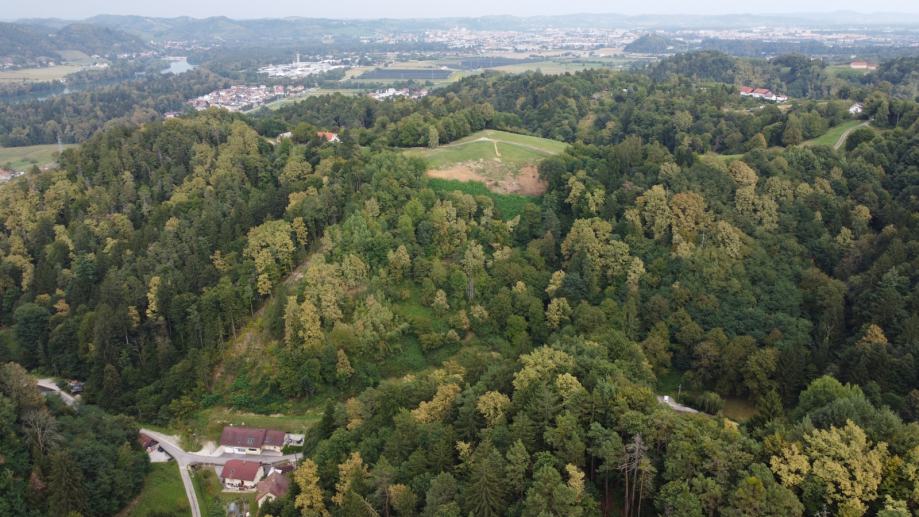 Kmetijsko zemljišče porasceno z gozdom 5025m2, Laznica, Maribor