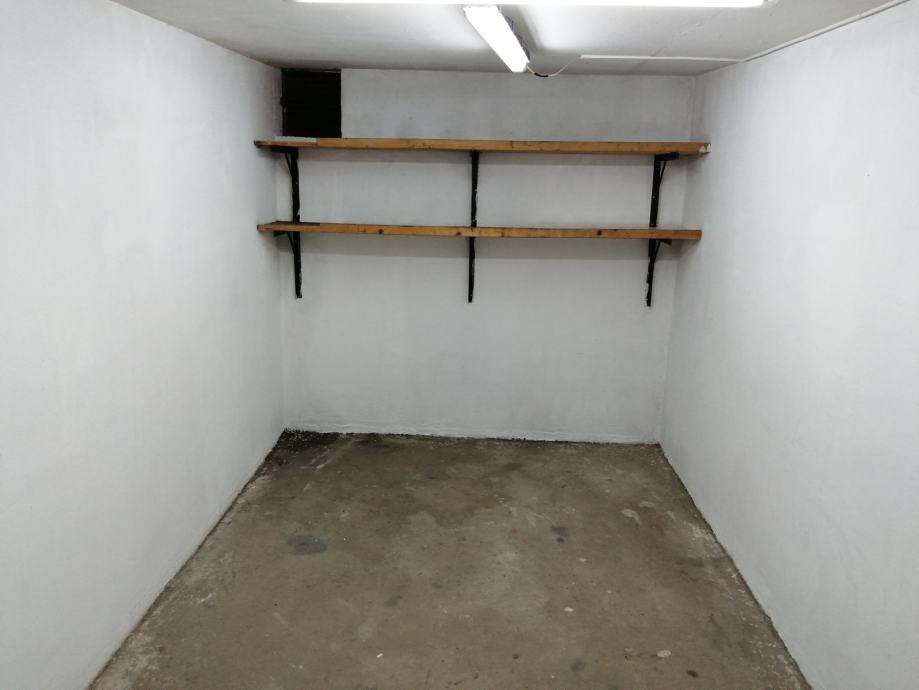 Lokacija garaže: Kranj, 12 m2 (oddaja)