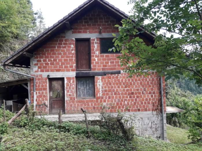 Lokacija hiše: Apnenik pri Boštanju, 78.00 m2 (prodaja)