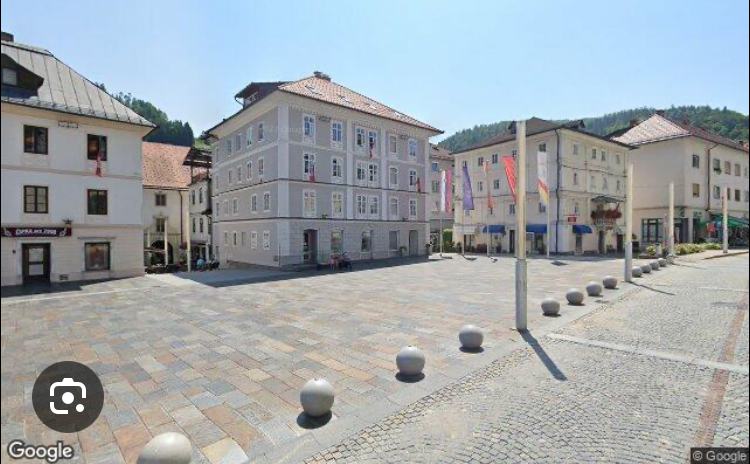 Lokacija poslovnega prostora: Idrija, 43 m2 (oddaja)