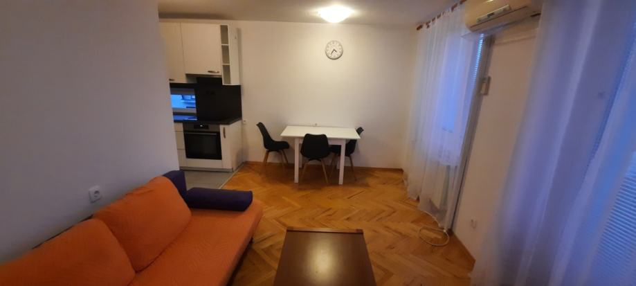 Lokacija stanovanja: Center, 40.00 m2 (oddaja)