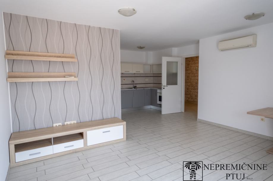 ODDAMO 3 sobno stanovanje z garažo, dvigalo: Markovci, 93.00 m2 (oddaja)