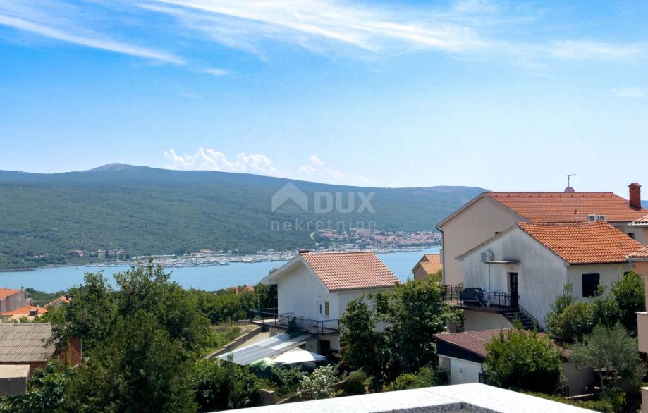 OTOK KRK, MESTO KRK (okolica) - apartma s prekrasnim razgledom, tri te (prodaja)