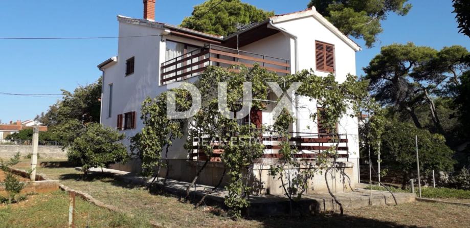 OTOK UGLJAN, UGLJAN - Etaža z dvema apartmajema 150 m od morja (prodaja)