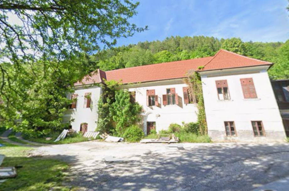 Posestvo in grajska pristava Fram (prodaja)