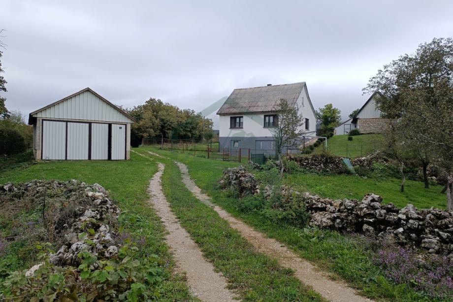 Seosko imanje – Kosa Gostovača, Perušić, 78184 m² (prodaja)