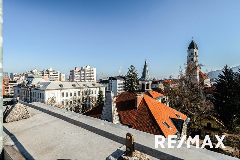 Trosobno stanovanje na Poljanah (prodaja)