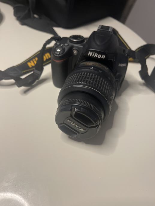 NIKON D3000