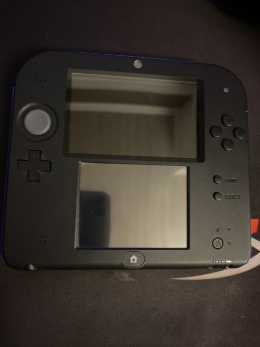 Nintendo 2ds special edition + 2 igri