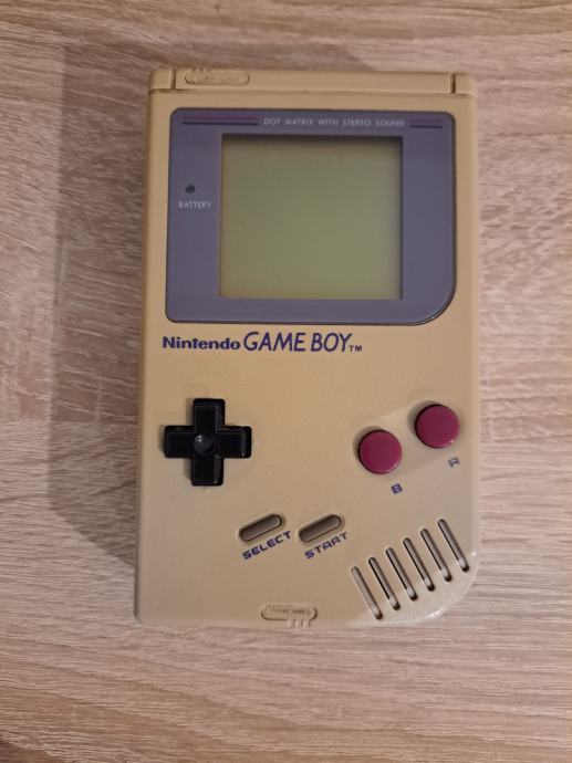 Prodam gameboy, se ne vklopi