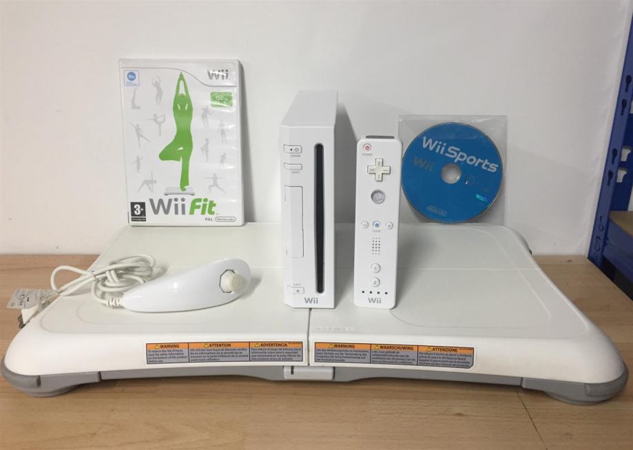 Igralna Konzola Nintendo Wii + 2 Kontrolerja + Deska + Homebrew Disk