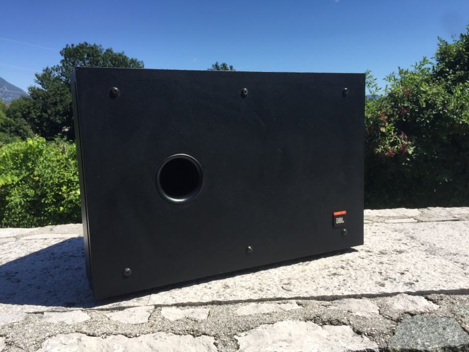 JBL subwoofer control SB2 -bas zvočnik