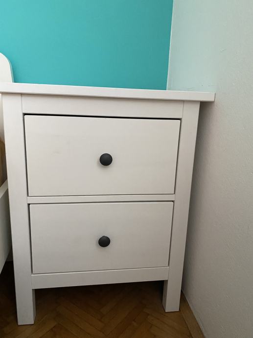 Nočna omarica Ikea Hemnes