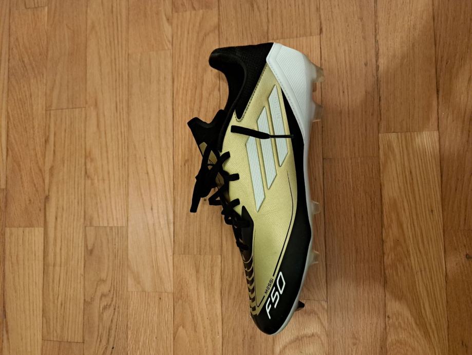 Kopačke Messi Adidas F50 , št.44 2/3 za umetno travo,prodam, 70€