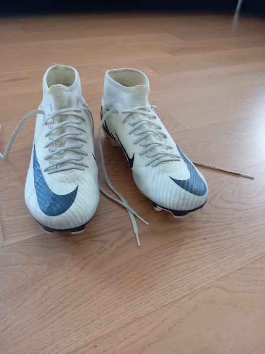 Kopačke Nike, št. 42,5