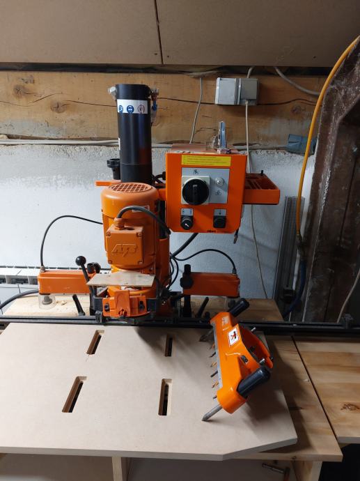 Blum minipress vrtalnik