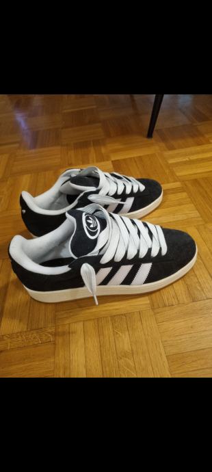 Adidas original modni teniski crne barve