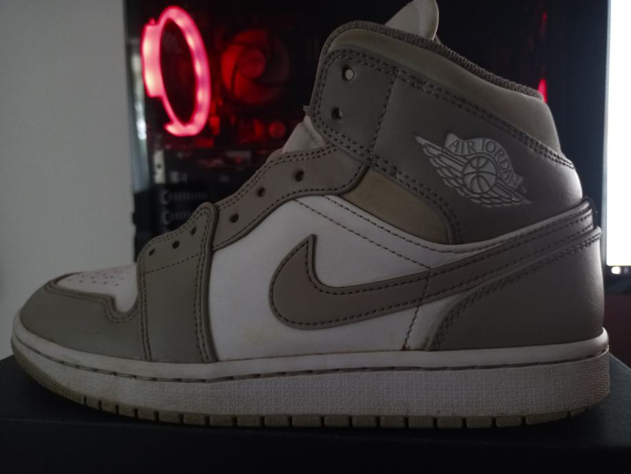 Air Jordan 1 college grey