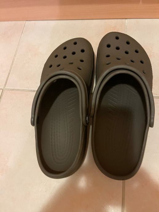 crocs