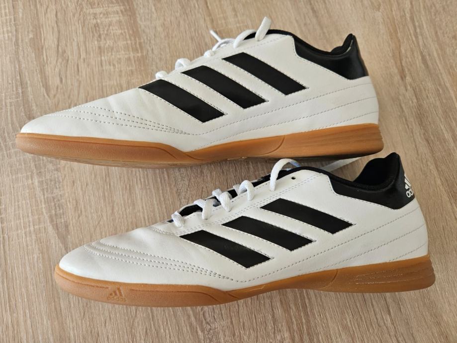 Dvoranski čevlji za nogomet Adidas št. 42 2/3 NOVI