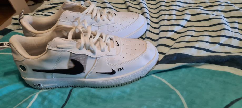 nike air force 1 lv8 44