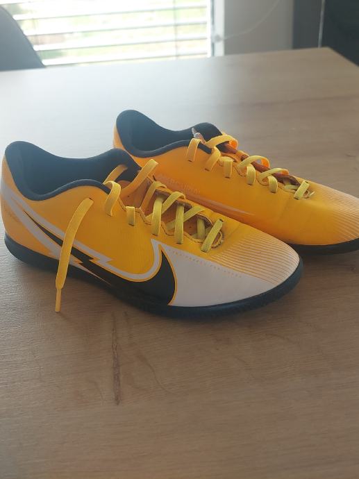 Nike mercurial, št. 40.5.