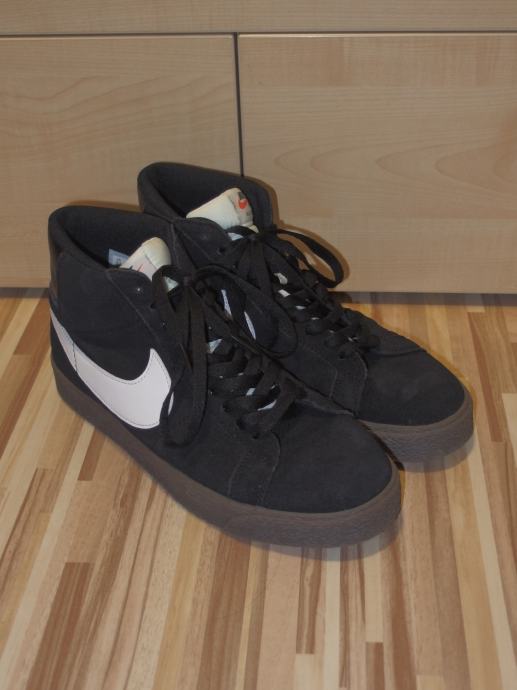 Nike SB Zoom Blazer Mid, št. 43 in vezalke