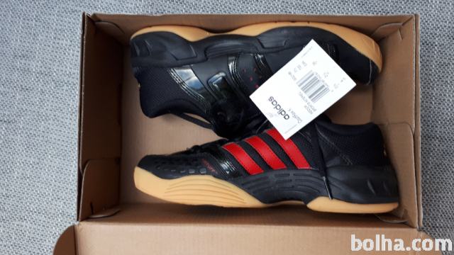 PONUDI CENO za Adidas športni copati 35 / 36 NOVO !!!