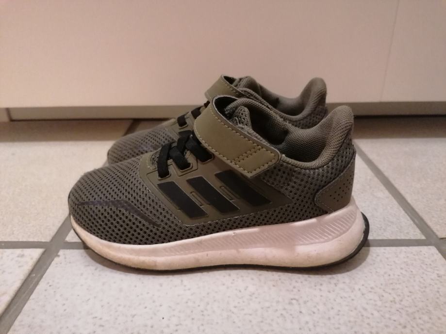 Adidas superge, vel. 26